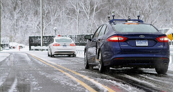 福特在大雪天成功完成無人駕駛汽車道路測試