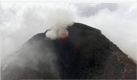 無人機(jī)新用途！英國科學(xué)家用其研究活躍火山